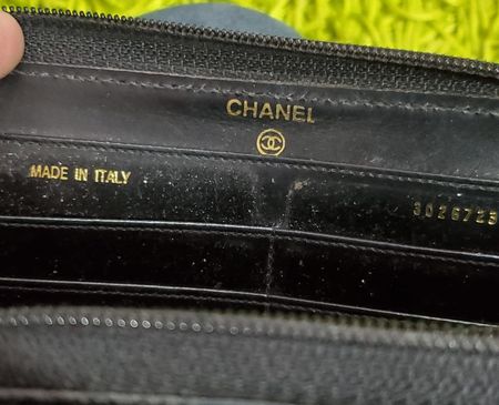 Custom handpick CHANEL Coco Mark Round Zipper Long Wallet Black Caviar Skin