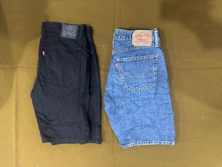 「Levi's Denim Short」