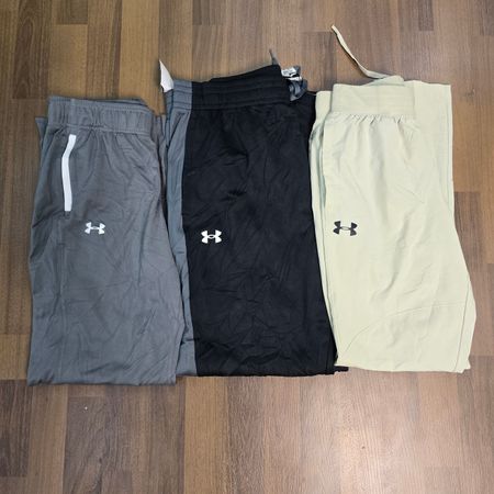 AV-0678 Under Armour Track Pants