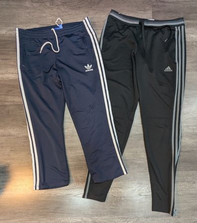 1800 - Adidas Trousers