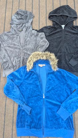 SD 329 - Juicy Couture Vintage Zipper tops