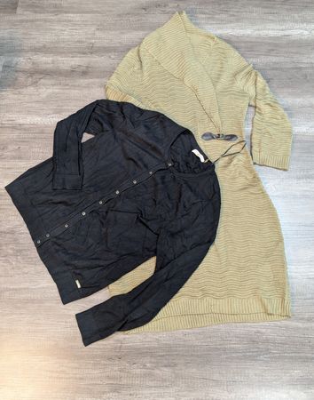 1889 - Calvin Klein sweater