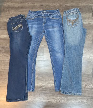 1908 - Unbranded Embroidery Flare Jeans