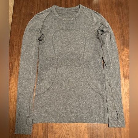 Lululemon long sleeve shirt