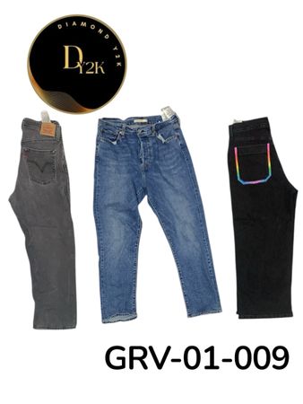 Levi’s Classic Denim Jeans – Timeless Street Style (GRV-01-009)