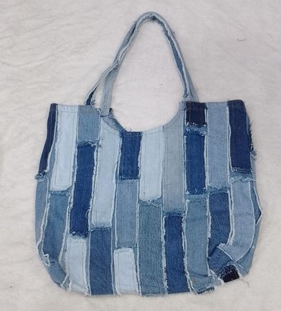 Upcycle levi’s bags