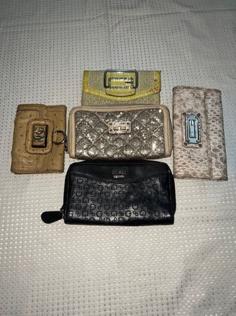 Guess wallet
