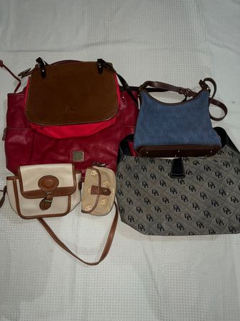 Dooney & bourke hand bag