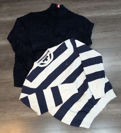 2097 - Tommy Hilfiger Sweaters & Sweatshirt