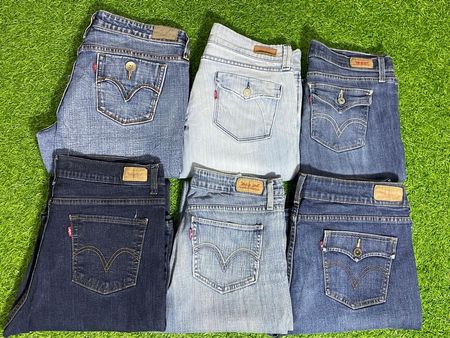 Levis Bootcut Jeans