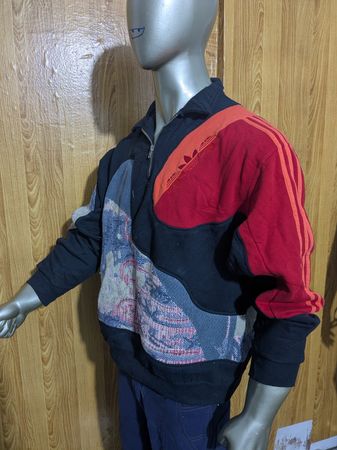 Upcycle tapestry blanket sweatshirt Adidas