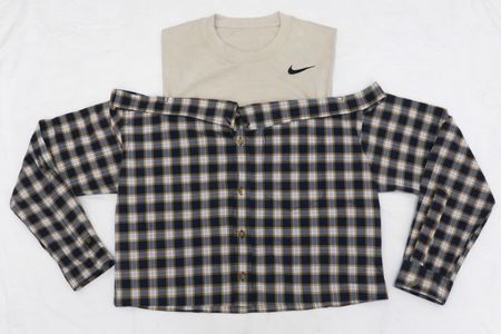 CR1126 Camisa top reestructurada de un solo hombro reciclada