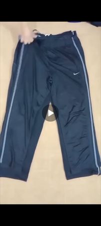 カスタム手選びのNikeトラックパンツとPolo Ralph Lauren Tシャツ