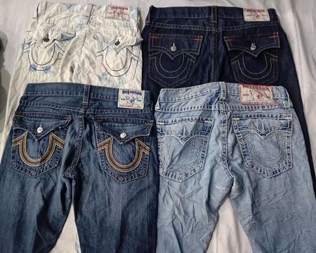 CR5994 True Religion Men’s Jeans