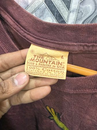 AVG-0189 Mountain T-shirts