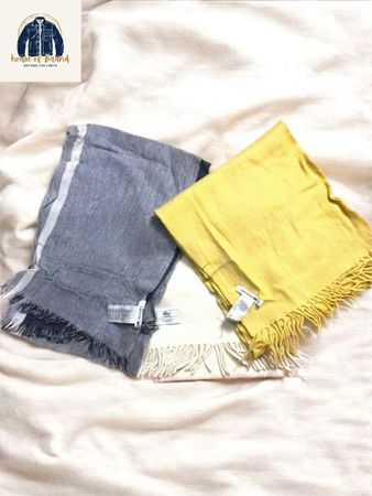 Locaste scarves