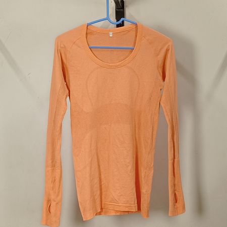 LULULEMON T-SHIRTS & TANKTOPS - BUNDLE 25