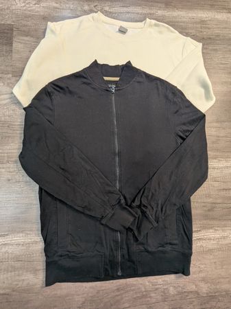 3423 - Gap , Divided, Forever 21, Banana Republic, Zara Sweatshirts