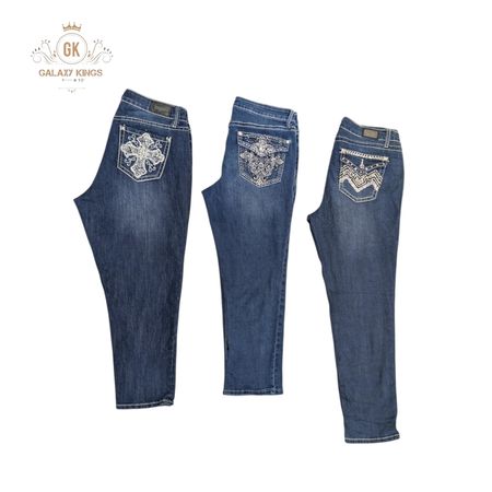 「Y2K エンベリッシュド アンド 刺繍 カプリジーンズ」