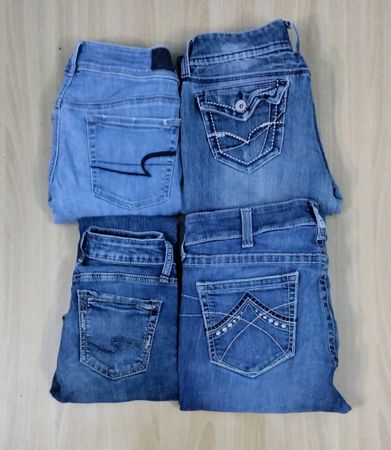 VA 0548 Jeans acampanados decorados para mujer