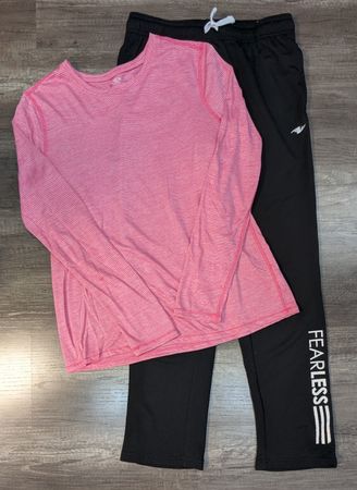 3425 - Athletic, Geteiltes T-Shirt mit Halben und Ganzen Ärmeln, Sweatshirt, Hose