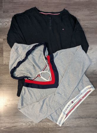 3432 - Tommy Hilfiger Sweat-shirts courts à capuche, ¼ Zip, T-shirts à manches longues et courtes