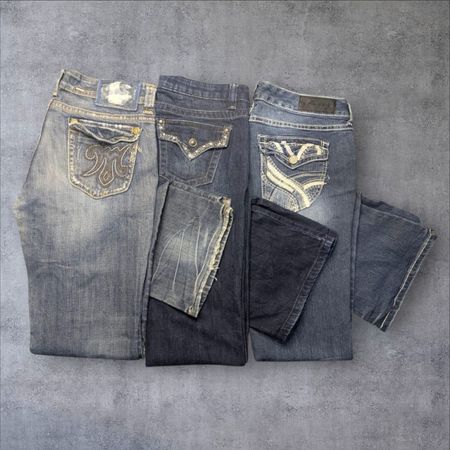 Y2K BESTICKTE AUSGESTELLTE & BOOTCUT JEANS