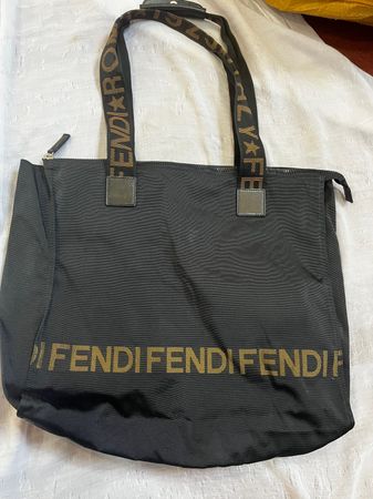 bolsa Fendi e carteira LV