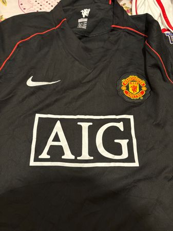 Echte Fußballtrikots