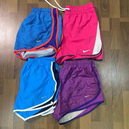 AV-0861 Nike Damen Shorts