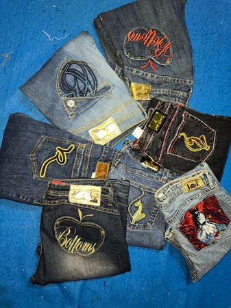 Apple Bottoms et d'autres marques de jeans /75