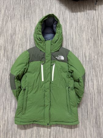 Veste Moncler et North Face choisies à la main sur mesure