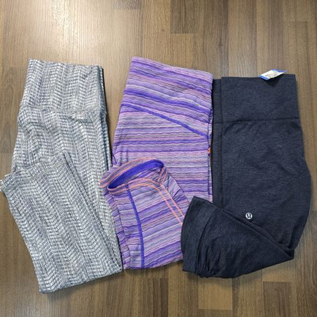 AV-0899 Lululemon Capris