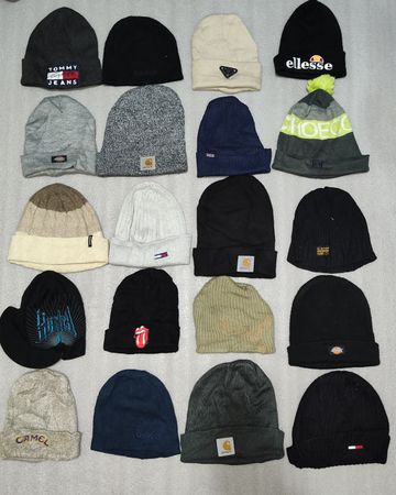 Carhartt and mix brands Beanies.