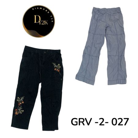Authentic Y2K Cargo Capri | Vintage 2000s Streetwear Style (GRV-2-027)