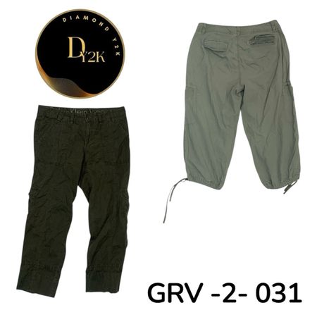 Retro Y2K Cargo Capri | Authentic 2000s Streetwear Aesthetic (GRV-2-031)