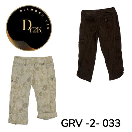 Authentic Y2K Cargo Capri | Vintage 2000s Streetwear Pants (GRV-2-033)