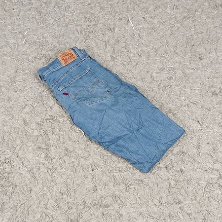 LEVI'S WOMAN'S DENIM JEANS - BUNDLE 105