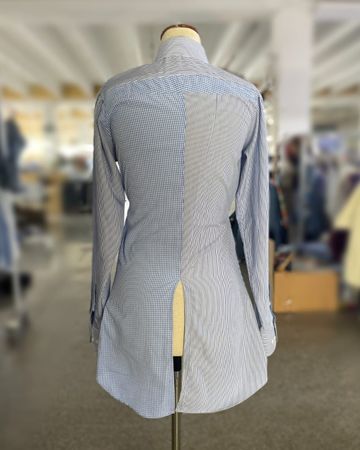 Chemise à boutons avec panneaux fendus recyclée