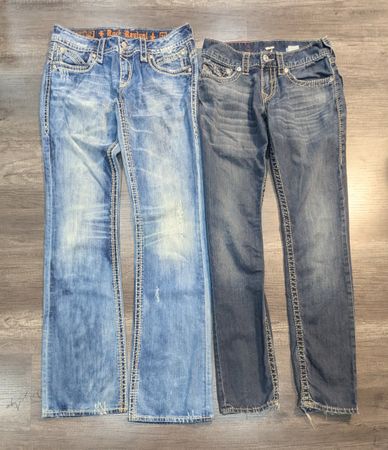 3660 - Miss me, Rock Revival, True Religion Straight und Flare Jeans