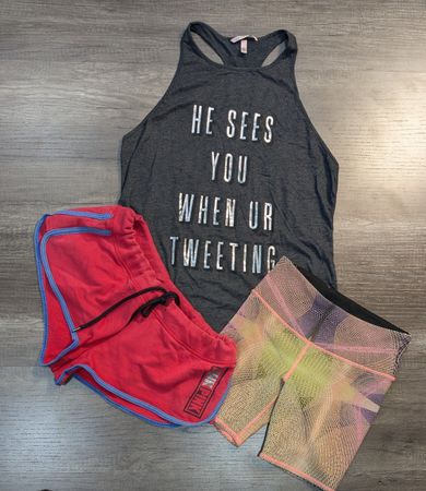 3711 - Shorts Rosa, Regata Musculosa Sexy curto