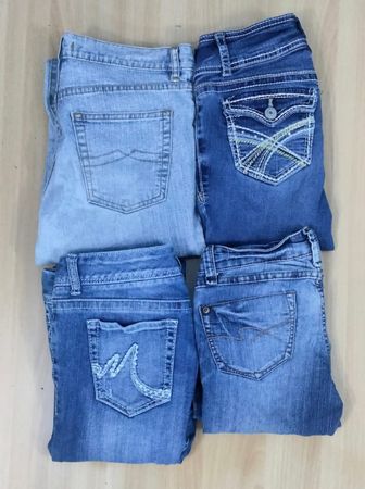 JA 0578 Women’s Embellished Flared Jeans