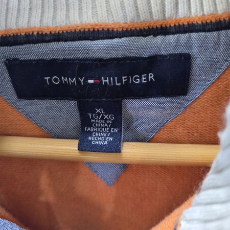 AV-0982 Tommy Hilfiger & Nautica Sweaters