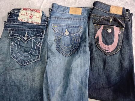CR6619 True Religion Flare & Straight Jeans