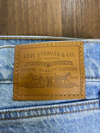 AV-1000 Levi’s Ladies Jeans