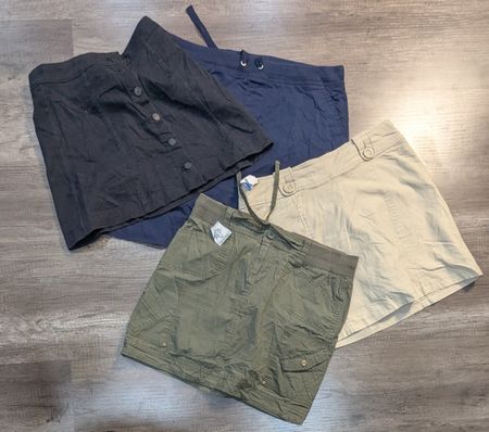 3877 - Y2K Style Mini Skirts