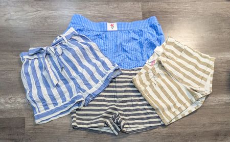 3911 - Old Navy, H&M ,Y2K Style Shorts
