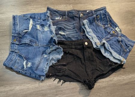 3921 - H&M , Forever 21, Y2K Style Shorts