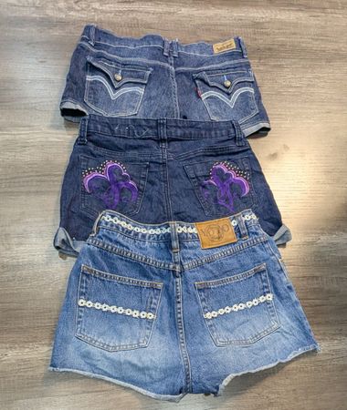 3923 - Y2K Style Embalish Shorts