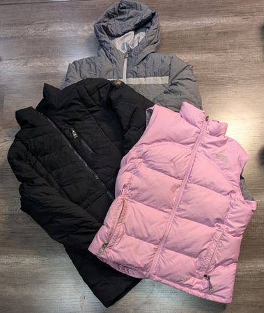 3935 - The North Face,Guess, Columbia, Michael Kors, Calvin Klein Puffer Jackets